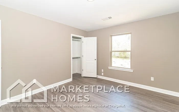 900 W 23rd St — Photo 17