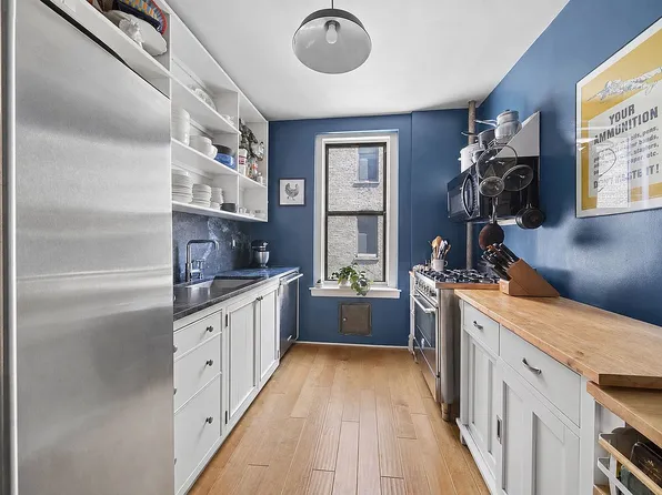 880 W 181st St APT 4E, New York, NY 10033