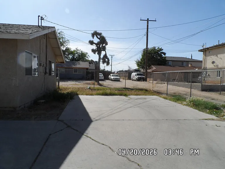 16552 Vine St — Photo 6