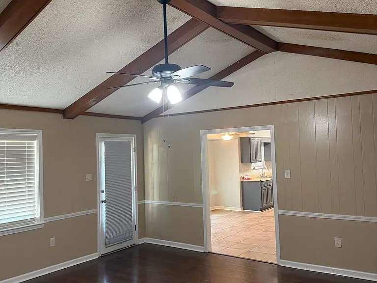 9611 Scotswood Dr — Photo 2