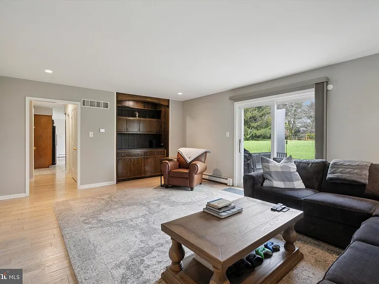 1530 Briar Hill Rd — Photo 10