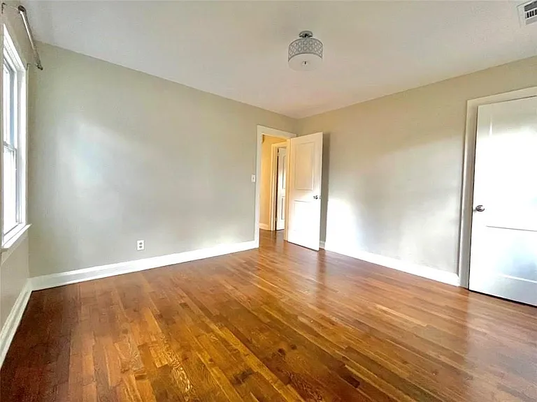 1449 Lynford Dr SW — Photo 11