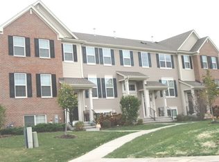 504 Creek Dr, Oswego, IL 60543