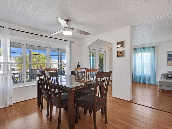 4th image of 5261 SW 23rd Avenue