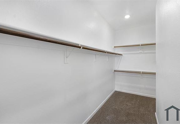 5th image of 305 Aceves Ct