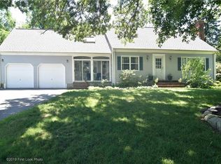 11 Lawrence Ter, Portsmouth, RI 02871