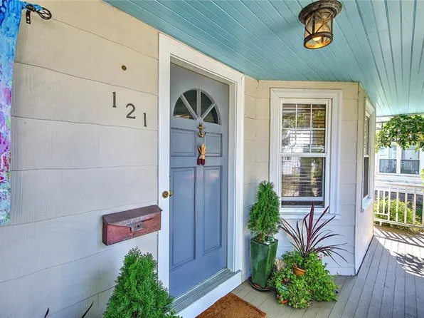 121 Bromfield St, Quincy, MA 02170