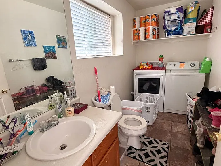 1295 S Zeno Cir #B — Photo 10