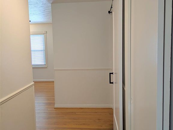 3rd image of 4514 Benning Dr