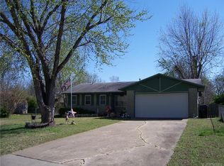 1109 W Chambers Ct, Claremore, OK 74017