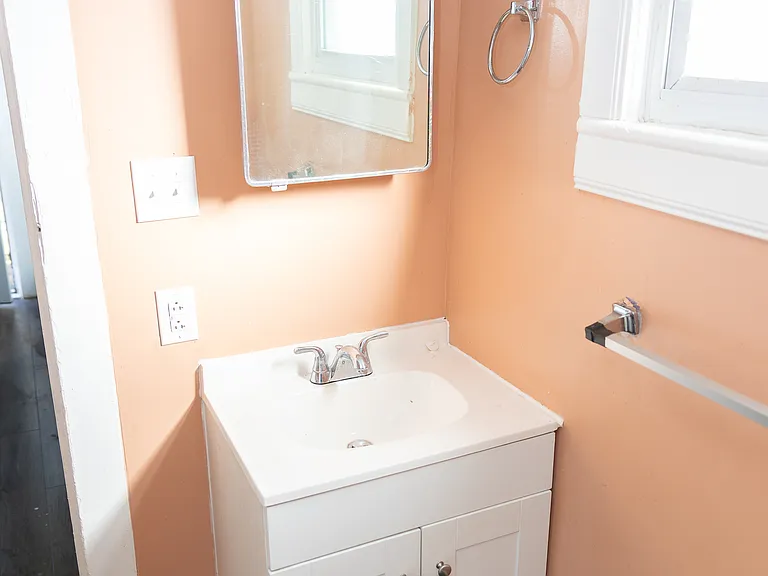 1606 Bell Ave — Photo 9