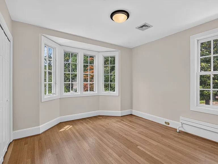 3113 45th St NW — Photo 29