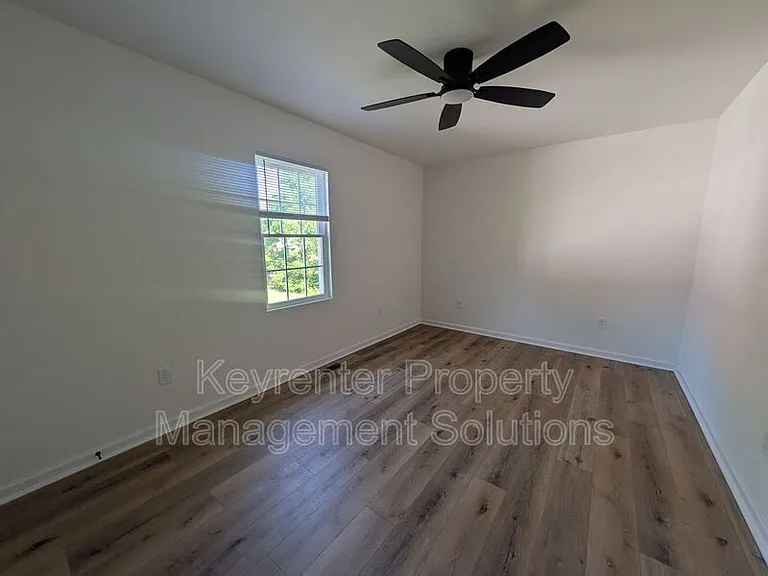 55 Breezewood Dr — Photo 22