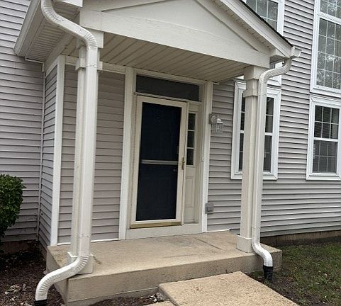 3rd image of 2440 Reflections Dr
