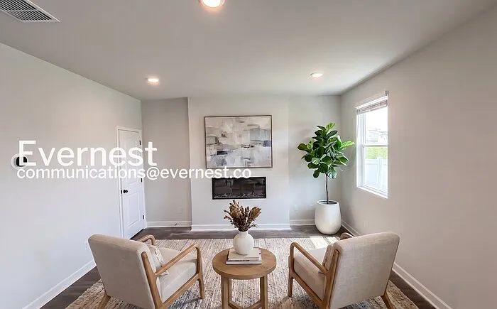 167 E Millbrook Dr — Photo 2