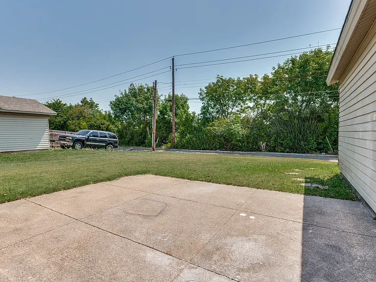 1606 Valley View Ln — Photo 19