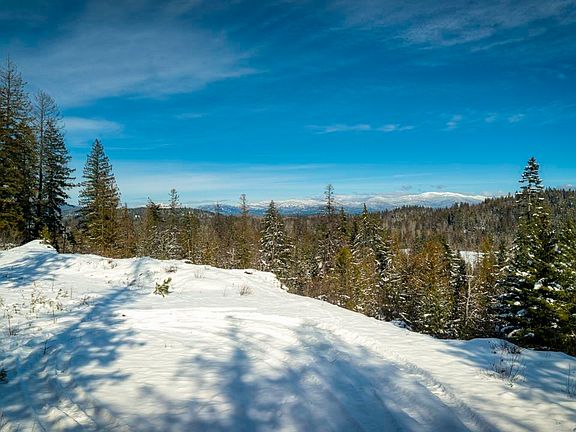 2nd image of 1356 Hidden Valley Rd