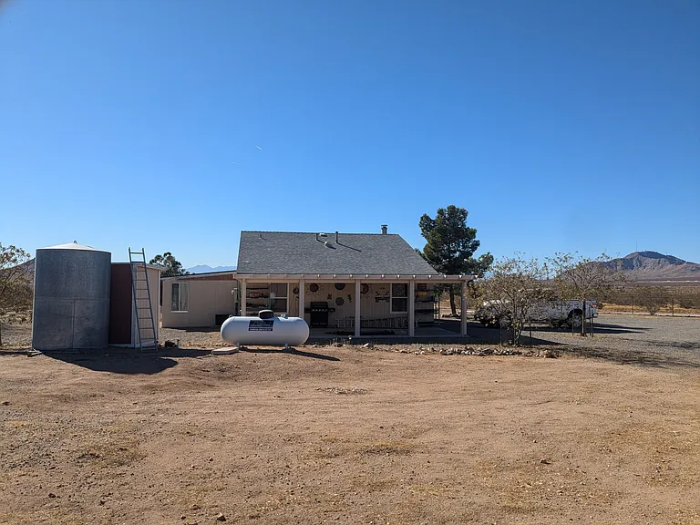 20445 Weimar Ave — Photo 21