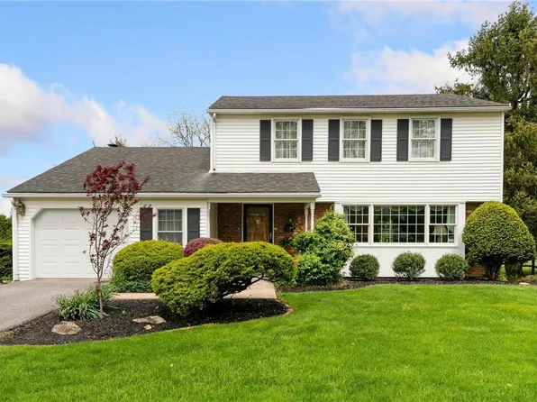 516 Apple Hill Dr, Easton, PA 18040