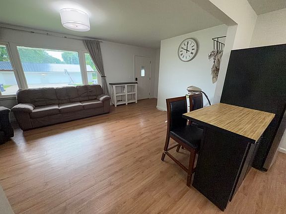 5th image of 506 5th St