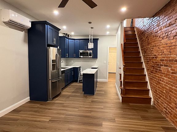 2nd image of 1456 N Myrtlewood St