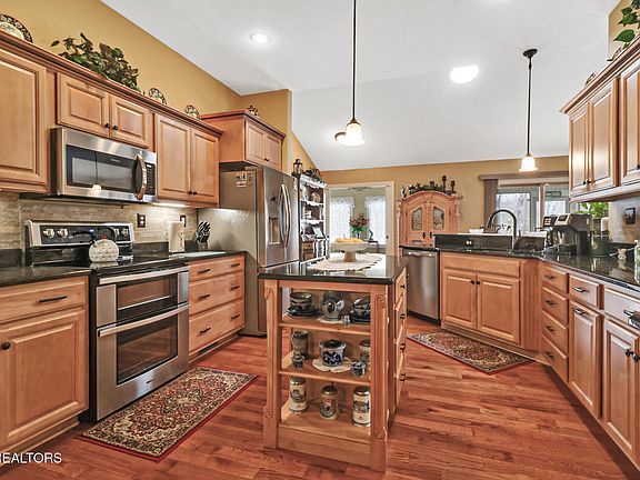 3rd image of 56 Westridge Ct