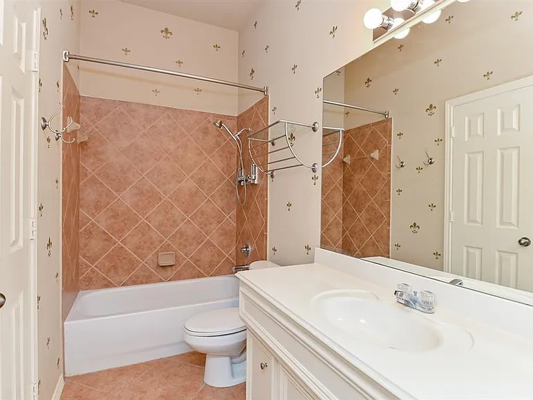 2106 Castle Gardens Ln — Photo 17