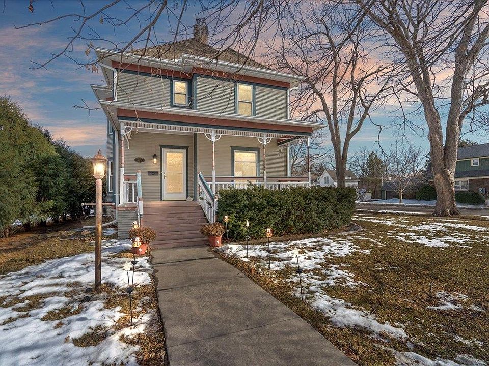 920 Washington St, Cedar Falls, IA 50613 | Zillow