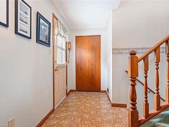3rd image of 55 Edward St