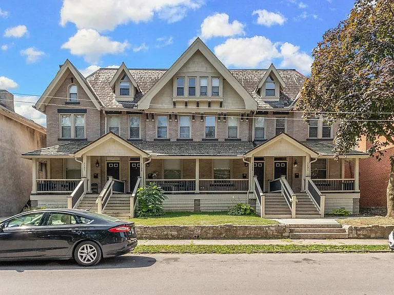 1131 Franklin Ave — Photo 1