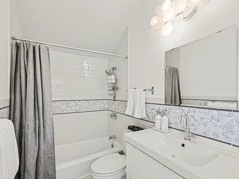 3021 3rd St — Photo 16