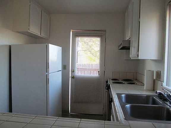 2nd image of 2706 La Crescenta Dr
