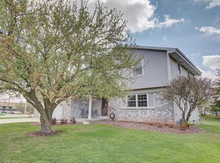 1301 Oak Ct, Port Washington, WI 53074