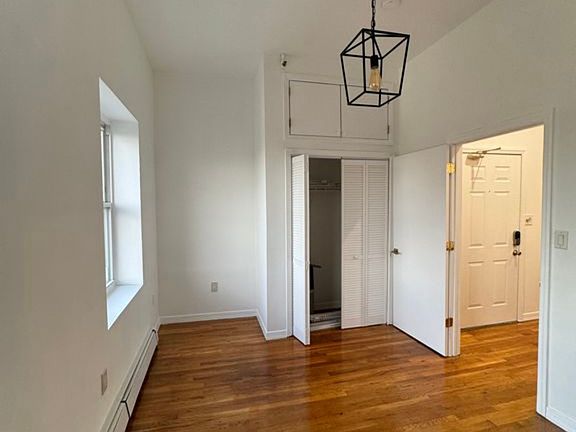 5th image of 57 Saint Pauls Ave APT 4R