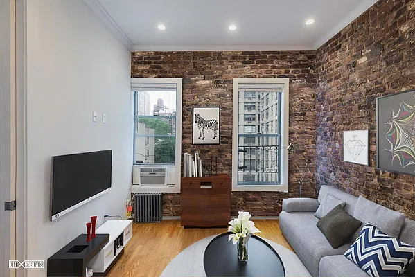 Rented by Compass | media 10