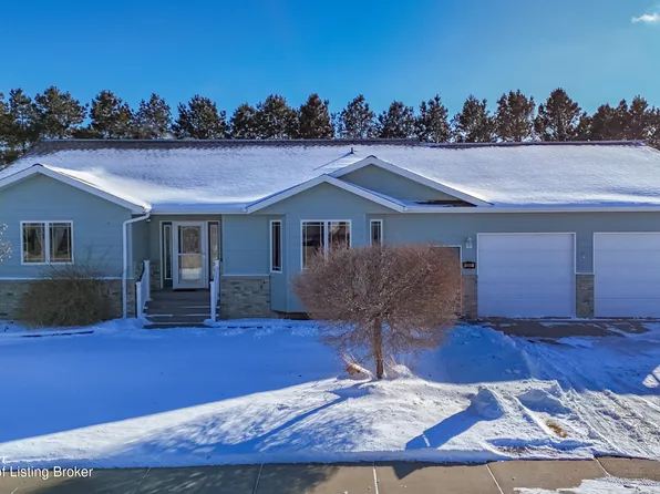 2059 3rd St W, Dickinson, ND 58601