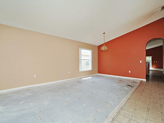 3rd image of 115 Richmar Ave