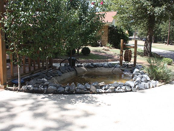 5th image of 105 Sleepy Hollow Ln