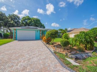 425 Joy Haven Dr, Sebastian, FL 32958