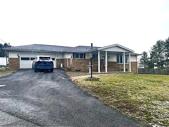 374 Brookhaven Rd photo 1