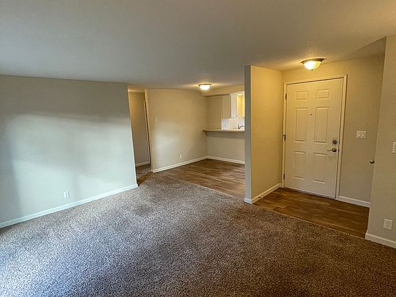 4th image of 348 Whitesell Ave W APT 1