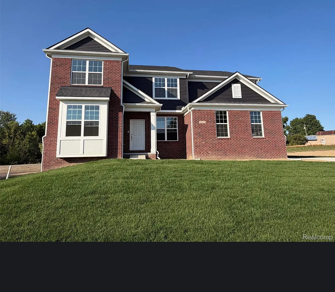 4 bed, 3366 sqft, $4,000 — Photo 1