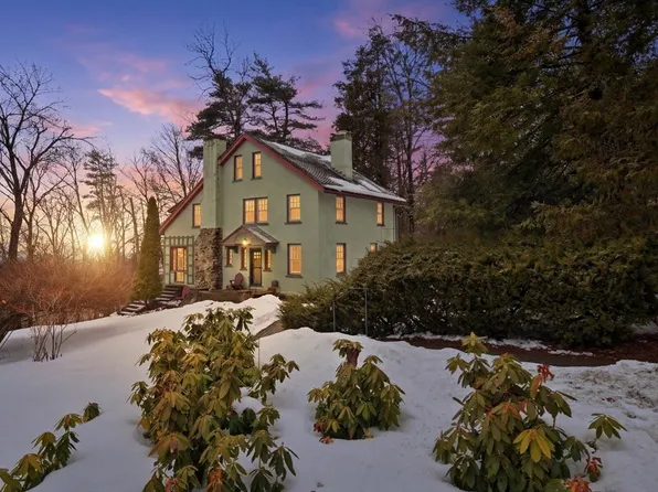 50 Mount Pleasant St, Amherst, MA 01002