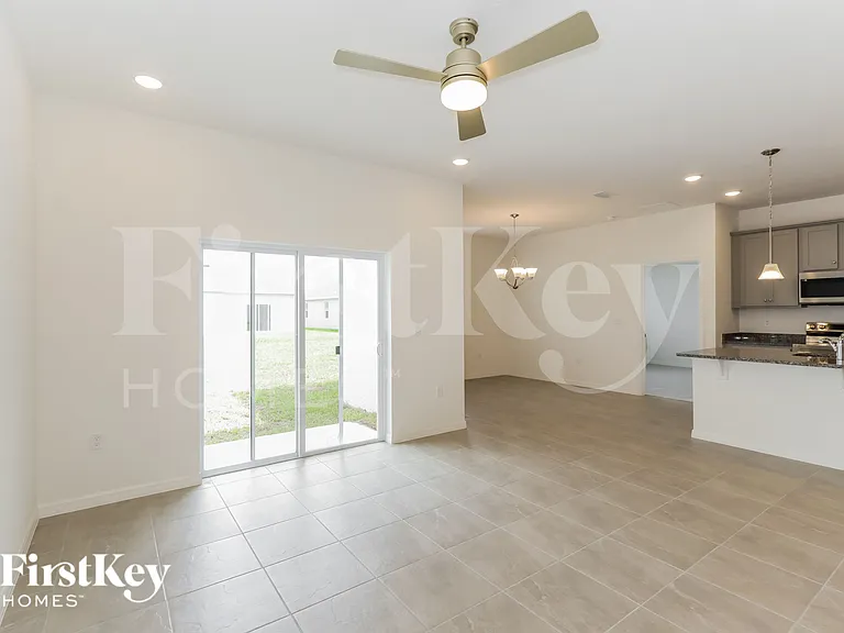 125 Windsor Reserve Dr — Photo 2