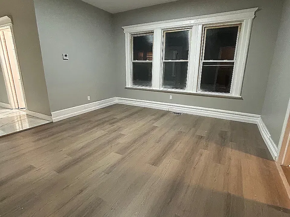 3 bed, $2,100 — Photo 4