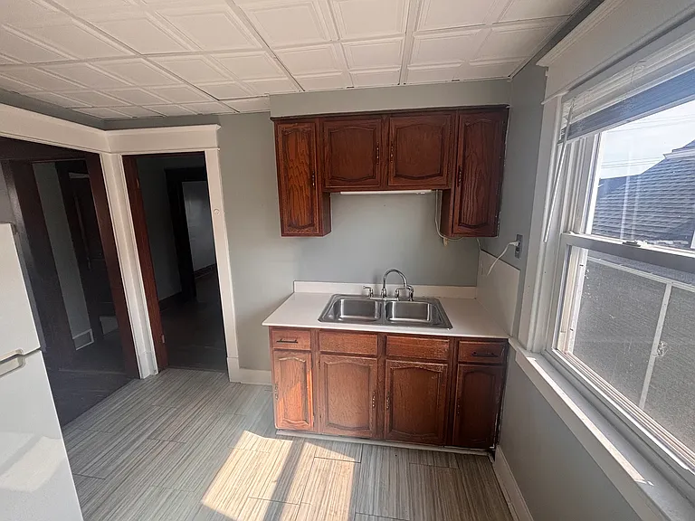 158 E Hazeltine Ave #2 — Photo 6