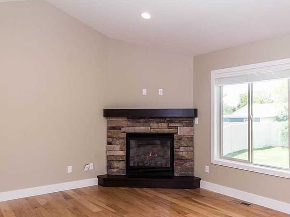 3rd image of 2830 Arrowhead Meadows Dr