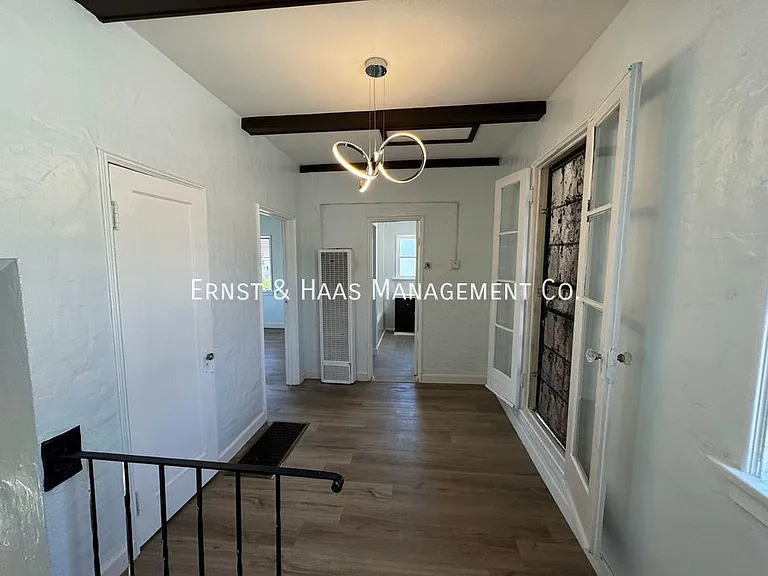 1405 1/2 Olive Ave — Photo 8