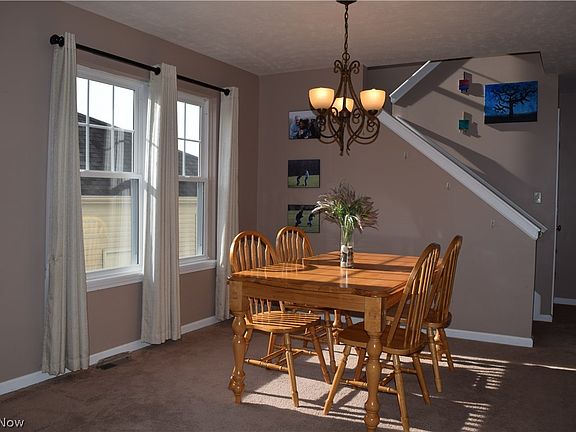 4th image of 165 Creekside Dr