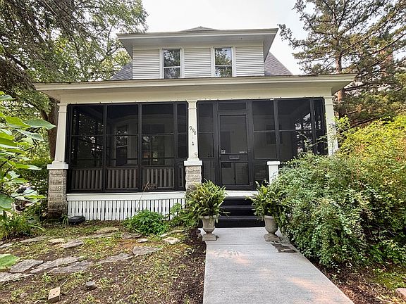 2nd image of 998 Margaret St